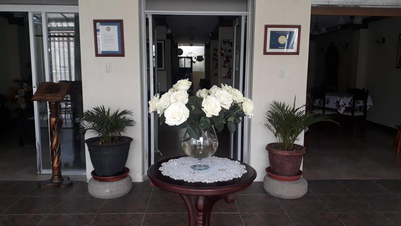 El Cardenal Hotel โลจา ภายนอก รูปภาพ